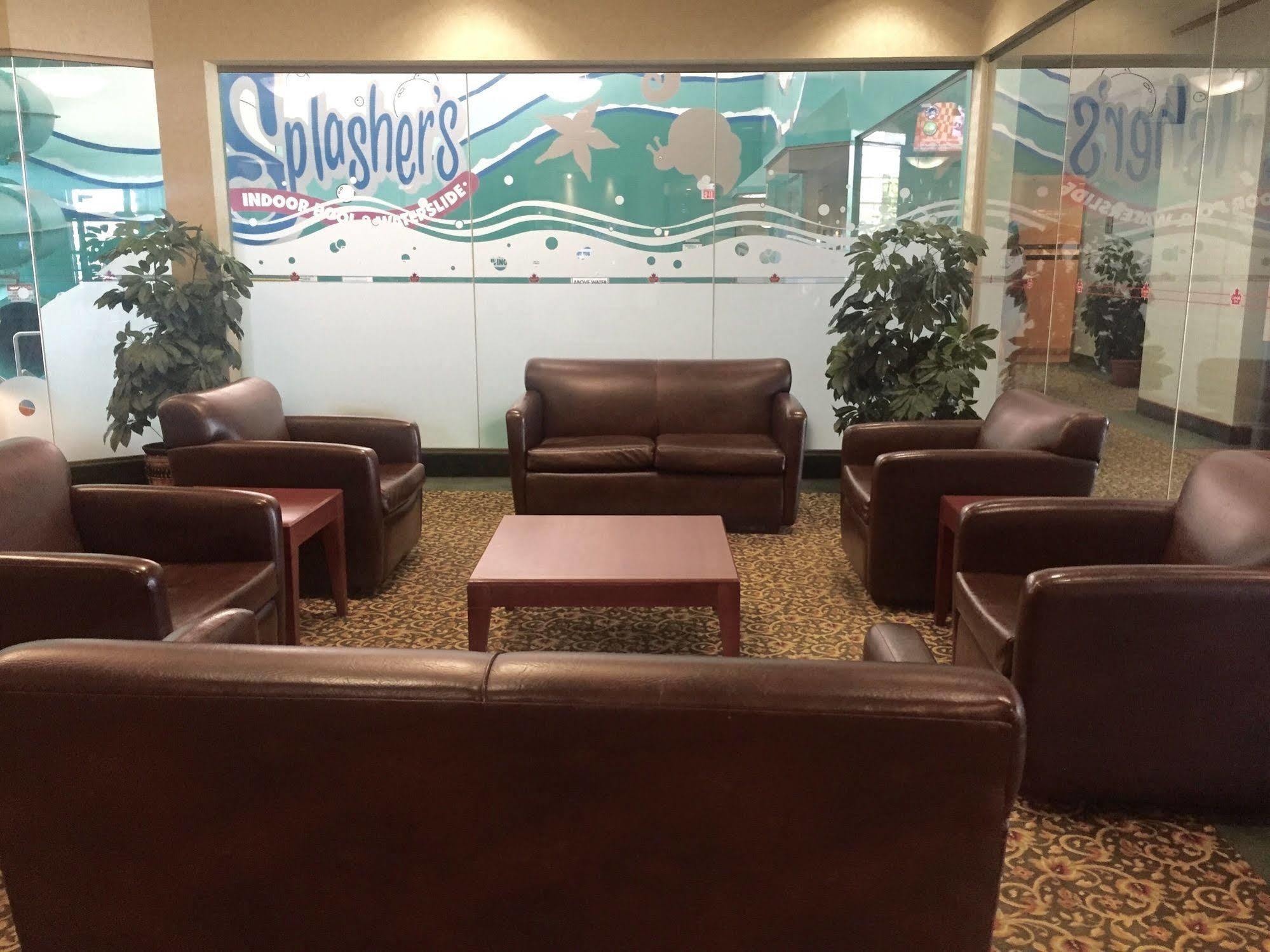 Canad Inns Destination Centre Transcona Уинипег Екстериор снимка