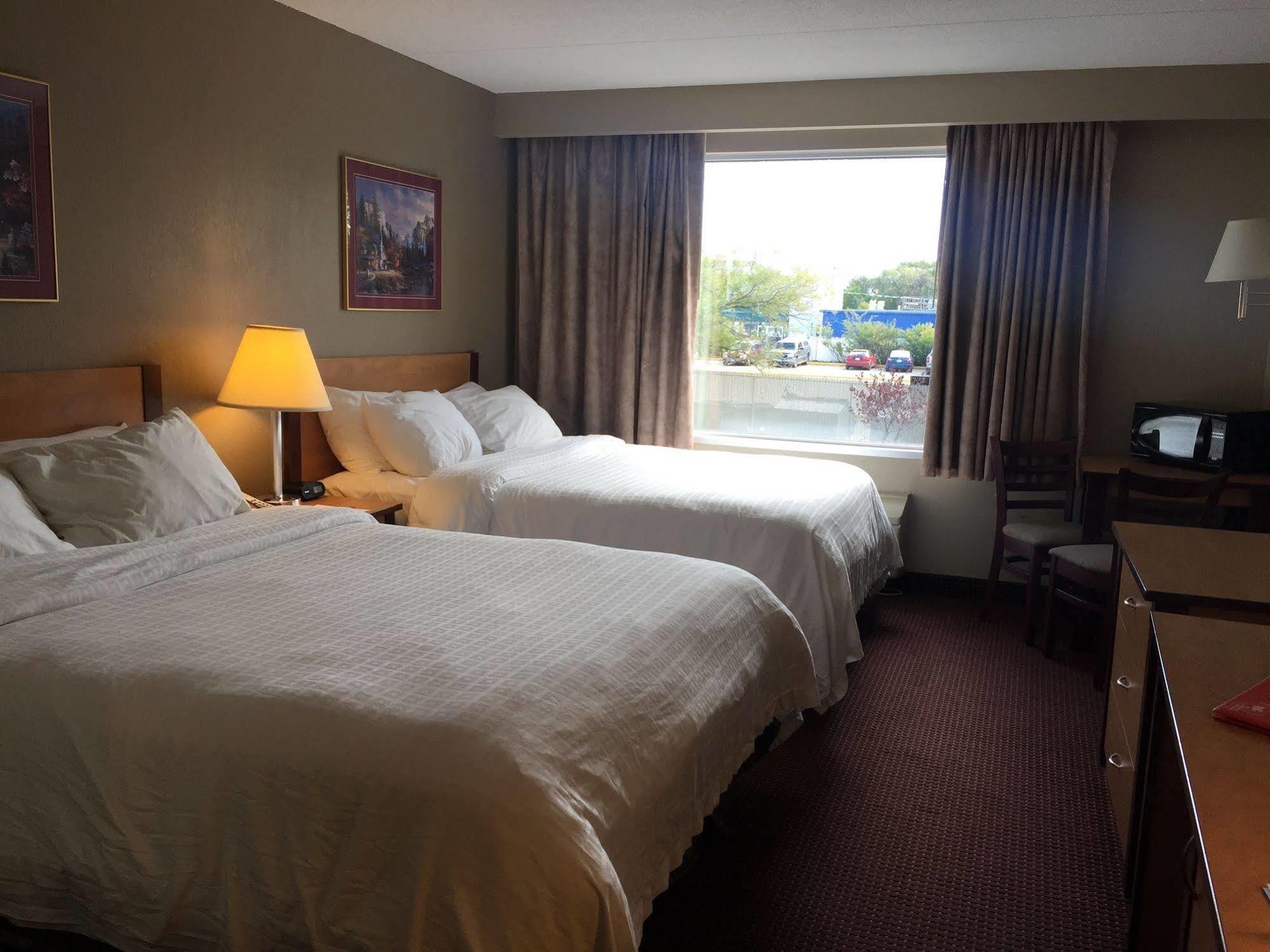 Canad Inns Destination Centre Transcona Уинипег Екстериор снимка