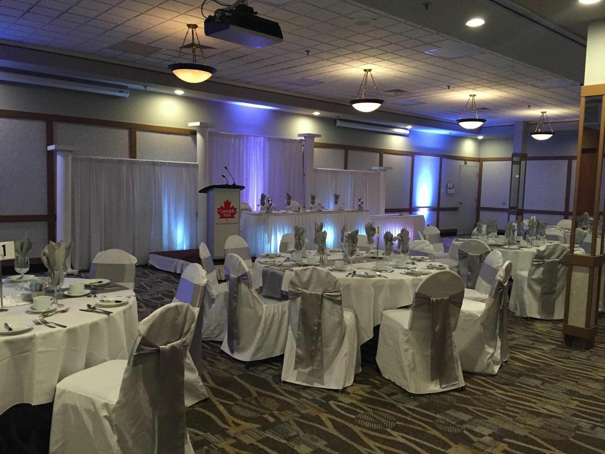 Canad Inns Destination Centre Transcona Уинипег Екстериор снимка