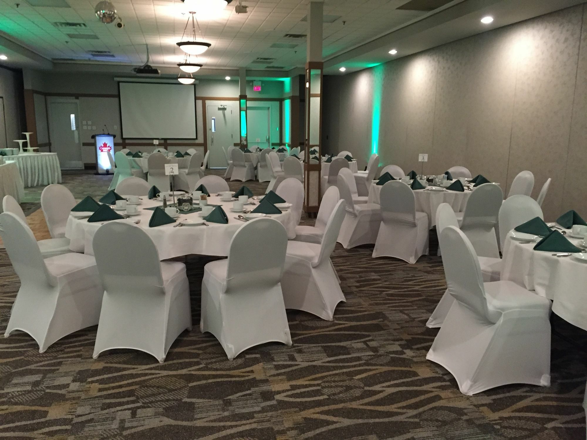 Canad Inns Destination Centre Transcona Уинипег Екстериор снимка