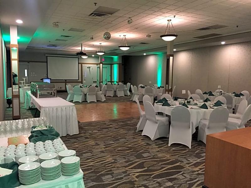 Canad Inns Destination Centre Transcona Уинипег Екстериор снимка